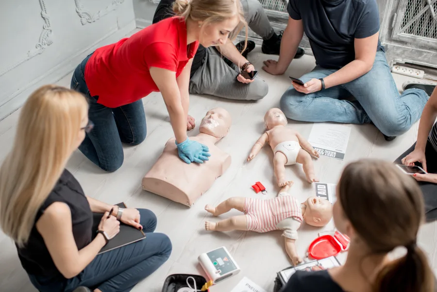 Erste-Hilfe-Schulung im Klassenzimmer